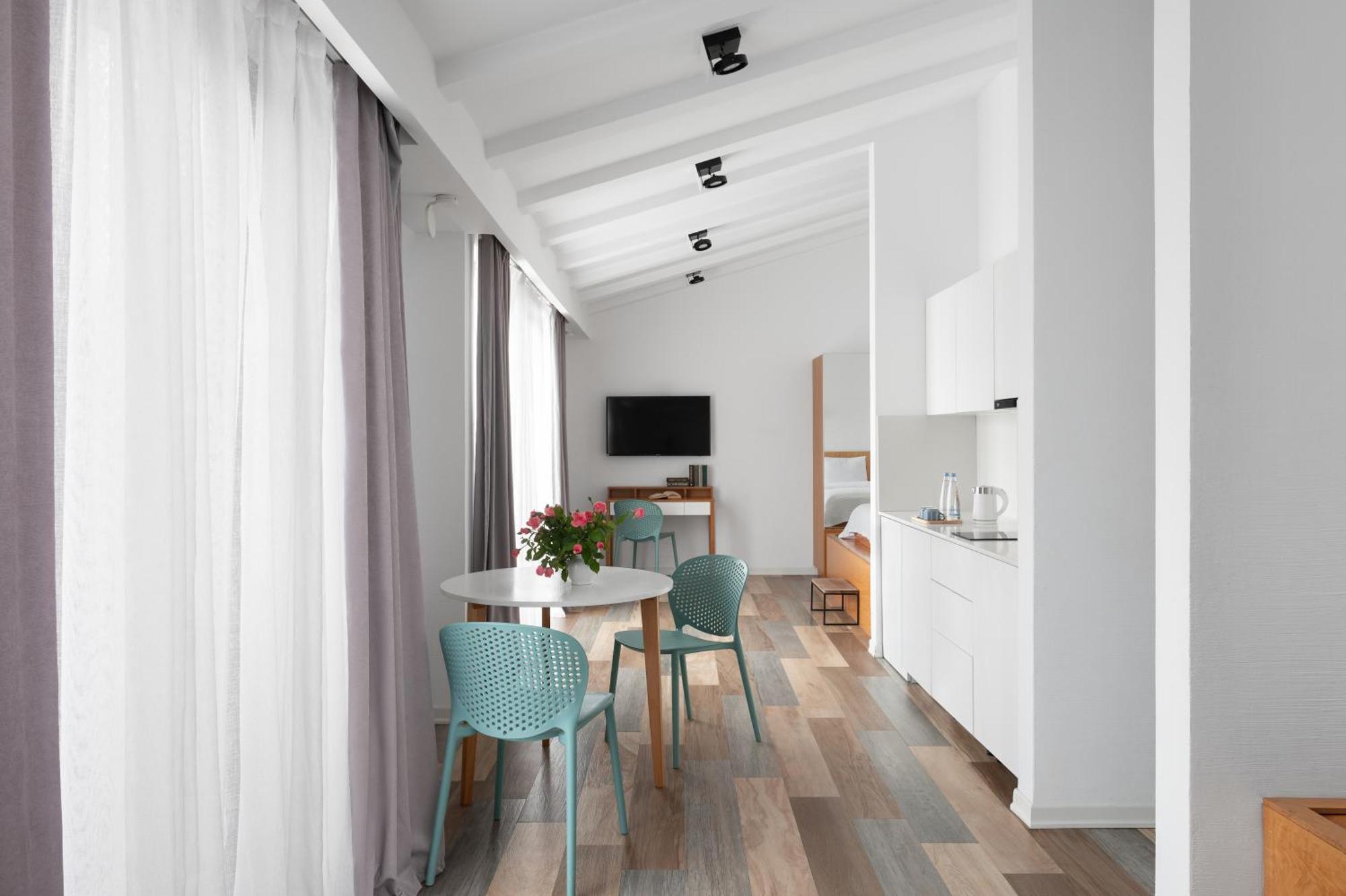 Mariinsky Boutique Hotel Batumi Bagian luar foto